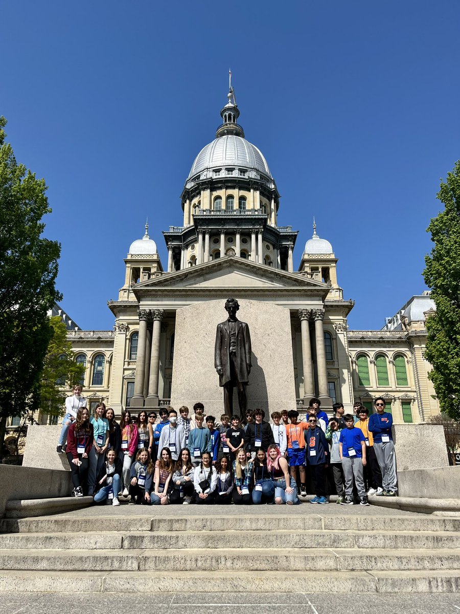 MrsJRedding's tweet photo. Bus 3 rocked Springfield. Lots of memories and thanks to @kylesnow82 for all your planning! @FSD79 #together79 https://t.co/yc1XShEJE2