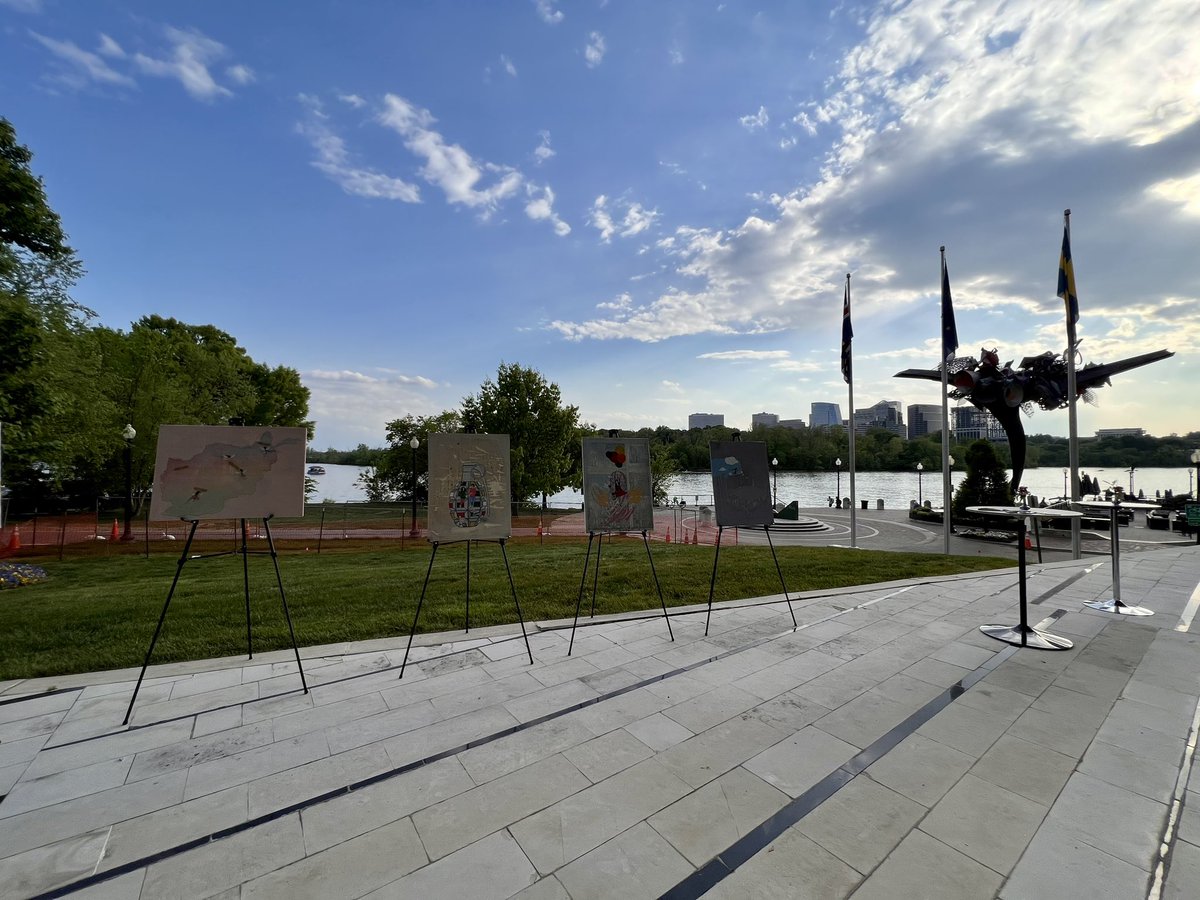 ArtLordsNet's tweet photo. With love from #ArtLords 

#georgetownwaterfront https://t.co/fcshPRgw0v