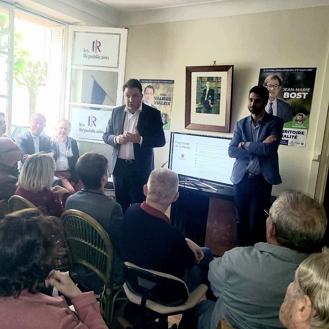 Republicains87's tweet photo. Ce soir avait lieu le 1er rendez-vous des LR de notre fédération! Un modèle de réunion qui se dupliquera régulièrement dans tout le département pour parler actualités &amp; position de notre famille politique au niveau international, national et local! https://t.co/WybizwcdyU