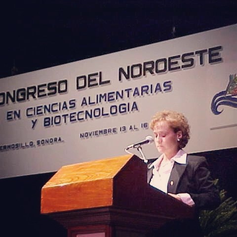 CongresoCICAB's tweet photo. Recordando el IV Congreso en 2002. Conferencias, eventos culturales y convivencia entre colegas y alumnos. ¿A quién reconocen? https://t.co/whgD3Cfkcc