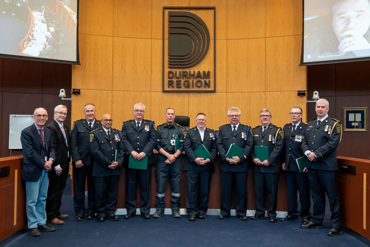 DurhamParamedic's tweet photo. Special congratulations to our Long Service Award recipients receiving recognition from Chair Henry &amp; Commissioner of Health Dr. R. Kyle
These paramedics have completed 32,42 and an amazing 52 years of service! 
We are proud of their service to the community 🚑 https://t.co/g43CFv2XfX