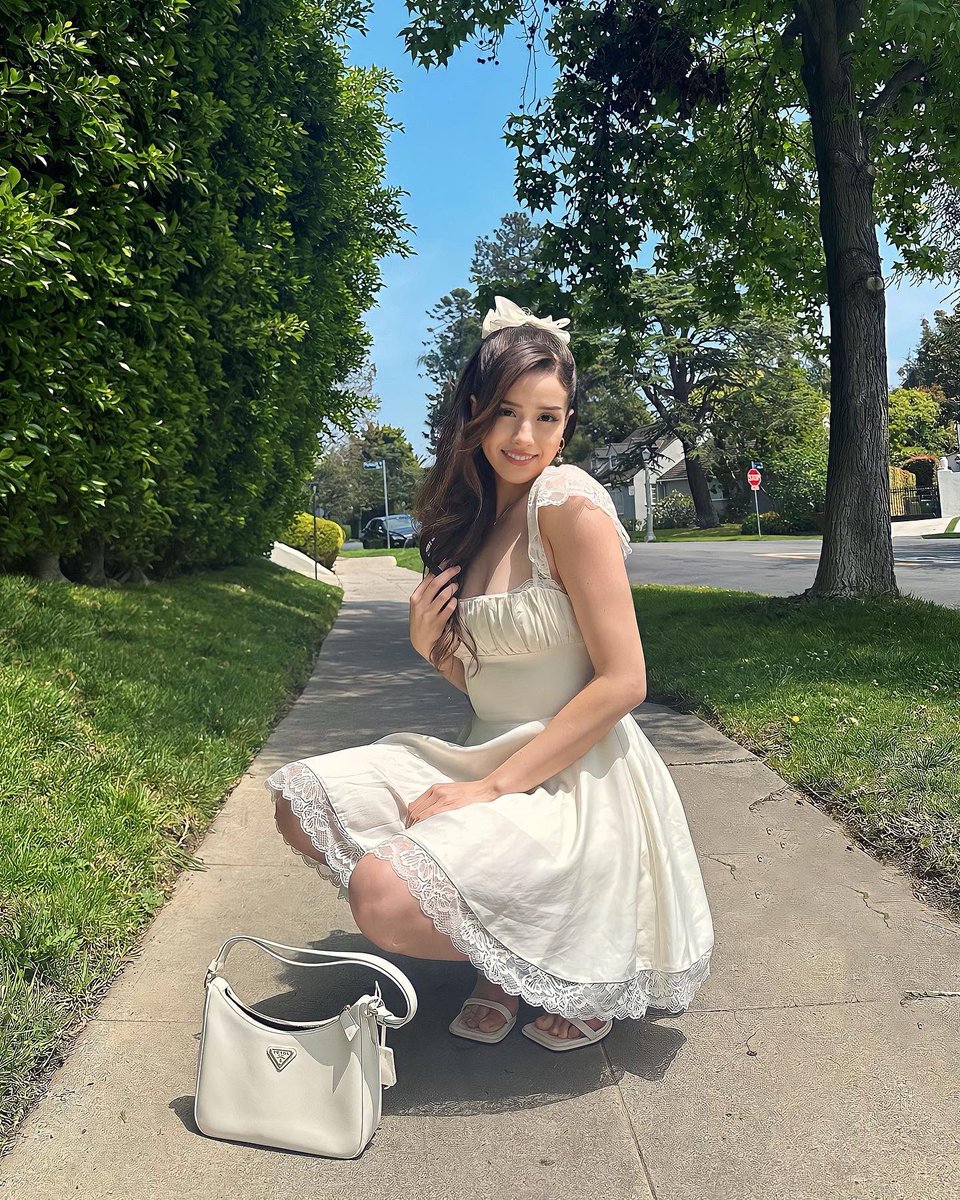 pokimanelol's tweet photo. just wanna be happy 🫶🏻 https://t.co/SKyEb3Rgzd