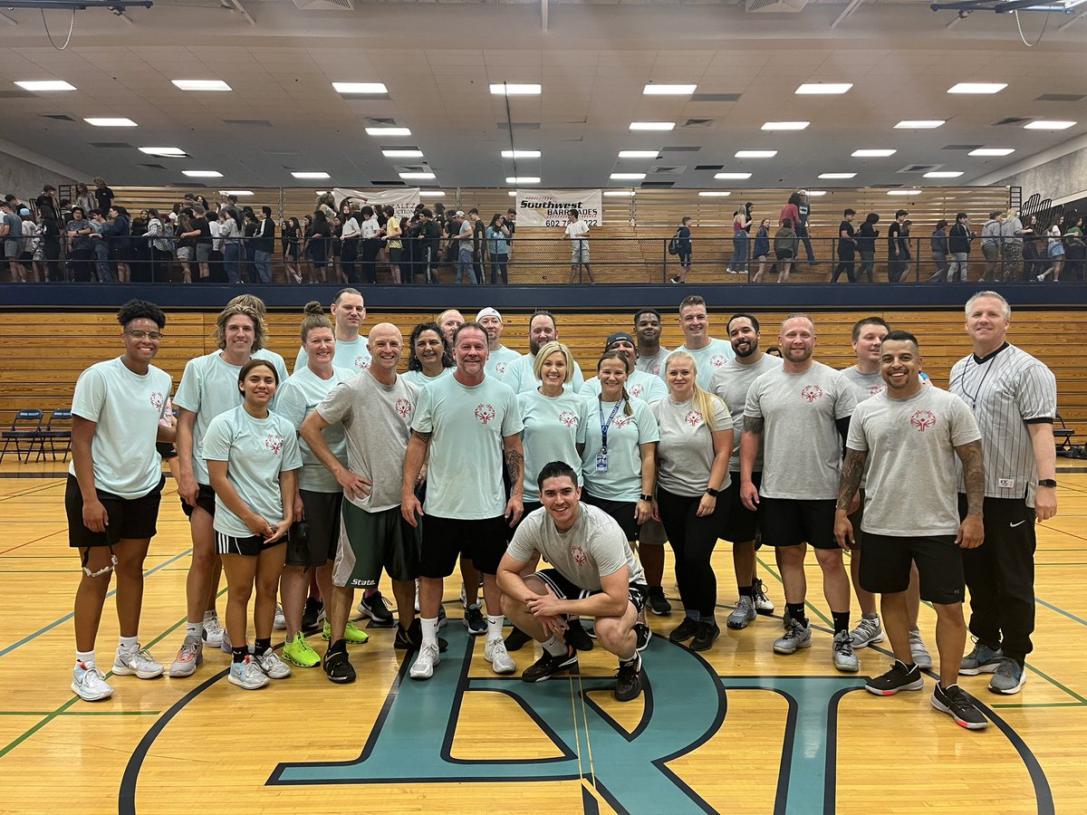 DVHSAthletics1's tweet photo. COPS vs HAWKS benefitting Special Olympics #takeflightdv @DVHSSkyhawks @DrFinchDVUSD @AdminLeadServe https://t.co/yrejXdpBek