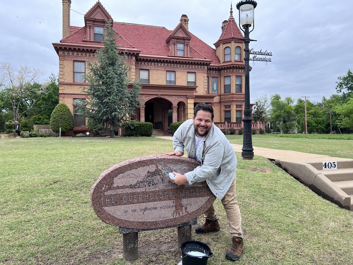 Happy National Historic Marker to all! Lisa and Chantry took a few moments to spiff up the mansion's markers this morning.