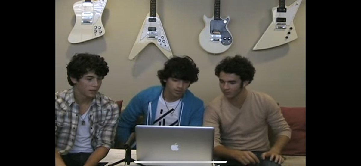 Leoni Michael 🫶🏻🪩💜 tweet media