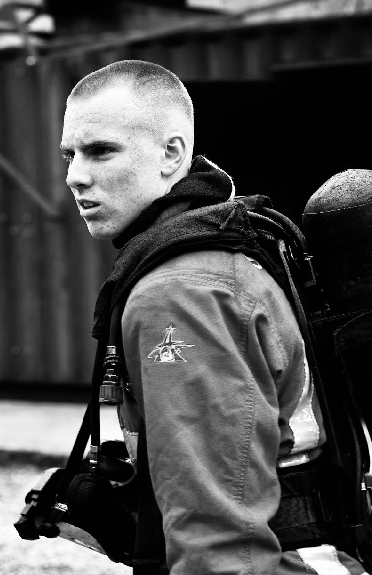 thiasma94's tweet photo. @PompiersParis tellement fier de mon fils!😍❤️ Aujourd’hui se déroulé la cérémonie de fin de formation de sapeurs-pompiers de la #bspp 
Ton dévouement envers les autres et ta passion pour aider ceux qui en ont besoin sont une source d’inspiration pour nous tous!!!!#pompiers https://t.co/tqHJUrjk2Z