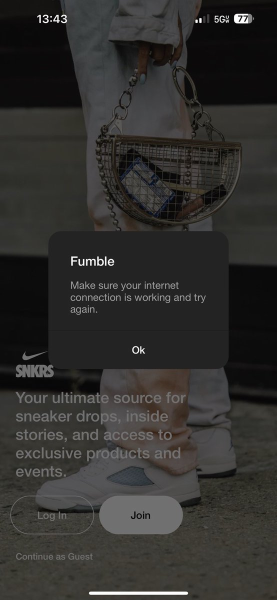 jasonmorales5's tweet photo. @NikeService can’t log into my Nike account. Called customer service and still nothing.  Snkrs, nike app and online store will not work. https://t.co/9cyNW25Arh