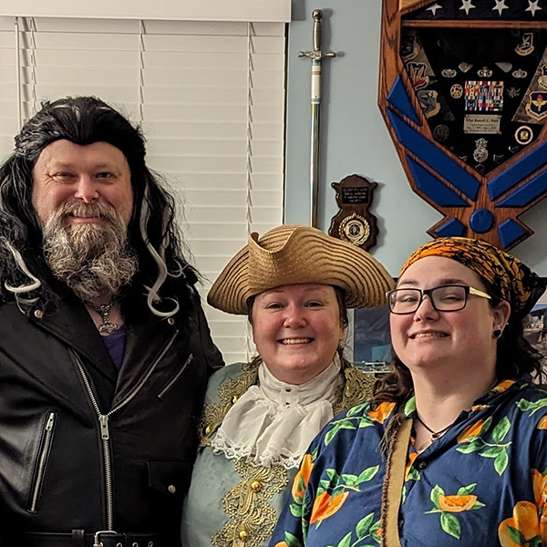 brainline's tweet image. "Our eldest daughter died unexpectedly... Suffice it to say, I am a wreck."

#VeteranCaregiver and BrainLine.org Director Stacey Shade-Ware blogs about loss in: "#Grief and #Triggers – Talking About #Death with Friends and Strangers"

#PTSD

bit.ly/BLgrief