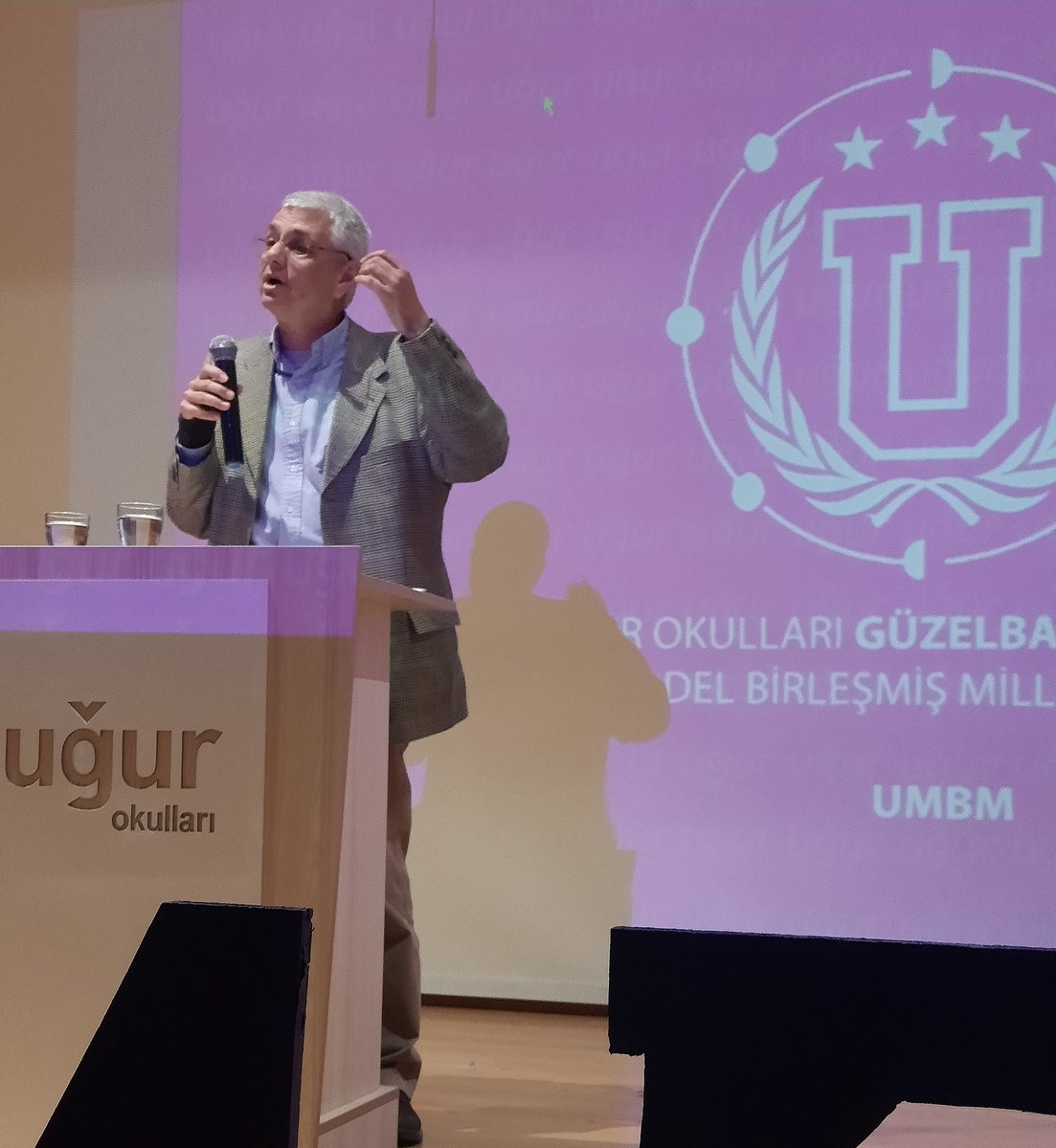 UOGuzelbahce's tweet photo. Lise öğrencilerimizin düzenlediği Model Birleşmiş Milletler Konferansı başladı. Konferansın açılış konuşmasını Ekonomi Üniversitesi Uluslararası İlişkiler ve Siyaset Bilimi Bölümü Öğretim Üyesi Doç. Dr Sıtkı Egeli gerçekleştirdi. Konferans hafta sonunda da devam edecek. https://t.co/G6tNAo627F