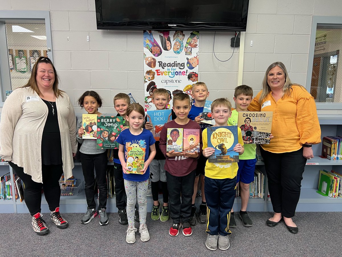 SaakTiffanie's tweet photo. Thank you @BeltTrust in Grundy Center for donating these Caldecott and Newbery award winning books to our elementary library. Our students are super excited! #gcreads https://t.co/vwaLqHnizu