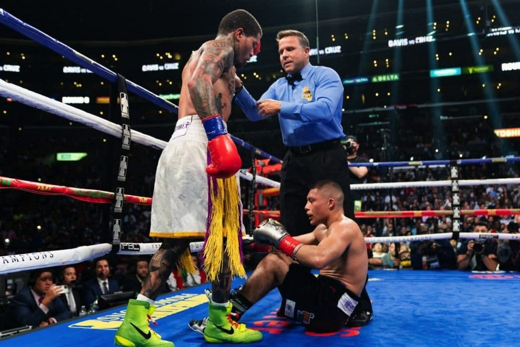 MaxCalendrillo's tweet image. Gervonta Davis STOPS Isaac Cruz in a rematch.