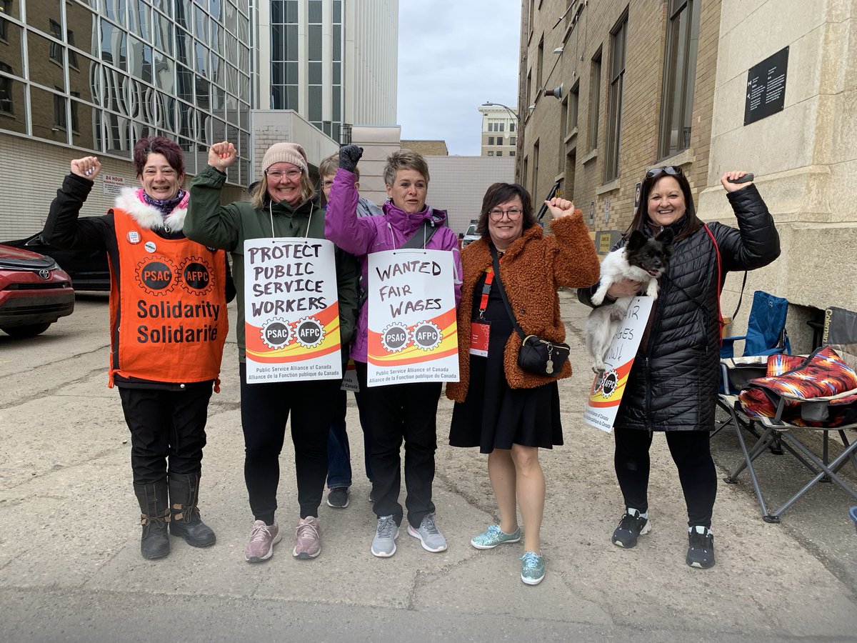 The Serfs on Twitter "RT BarbByersCLC Picketers on the psac_afpc