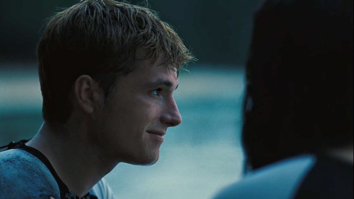 katniss: i- 
peeta: 🥺👉👈
