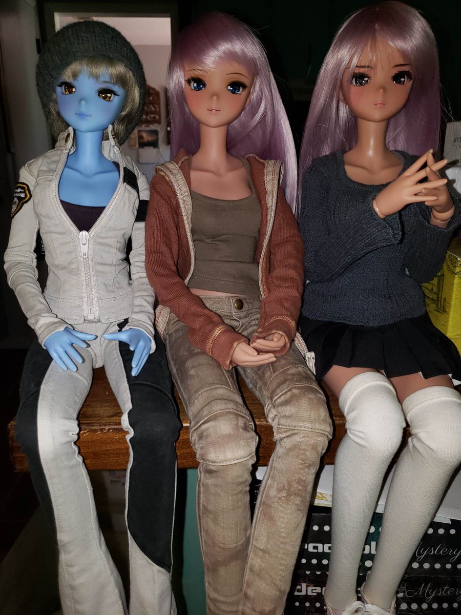 DollBound's tweet photo. New girl, nox, and Luna.

#smartdoll #smartdollathena #SmartdollDestiny #smartdollbluesingularity #smartdollclothing #bluesmartdoll #keepcalmandcarryasmartdoll #culturejapan #bjdphotography #vinyllove #solarmarines #dollboundadventures #dolltwins https://t.co/xdSxtdtei8