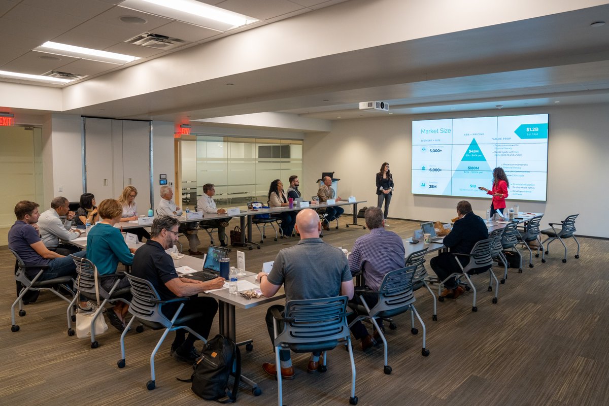 azcommerce's tweet photo. This week, the ACA held our April session of the #VentureReadyAccelerator! A part of our comprehensive suite of startup programs, the Venture Ready Accelerator supports entrepreneurs with resources to refine business plans, improve strategies, and increase investor readiness. https://t.co/7pQPaKCgap