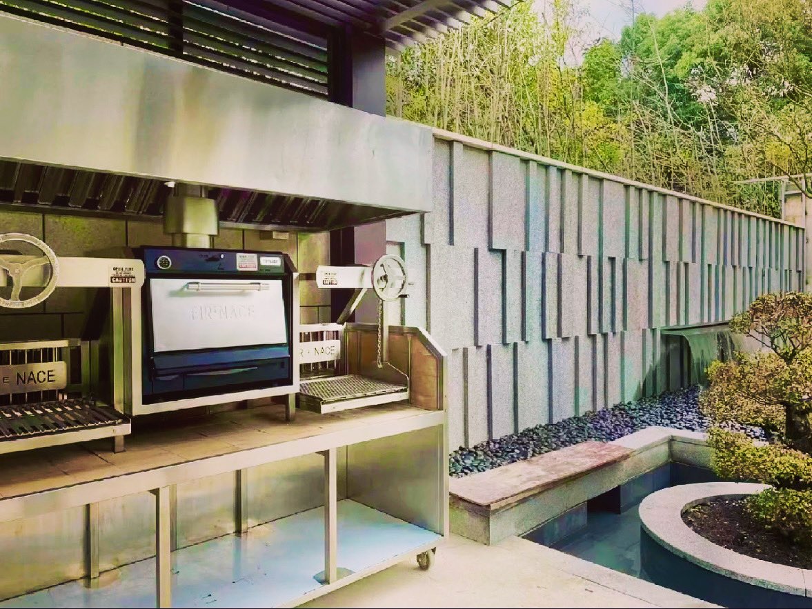 firenacegrill's tweet image. Grill and chill in your own backyard! 🔥🍔🌭🥩🍻Bring the flavor home with our #firenace charcoal grill and oven combo. #backyardgrilling #charcoalcooking #flavorfulmeals