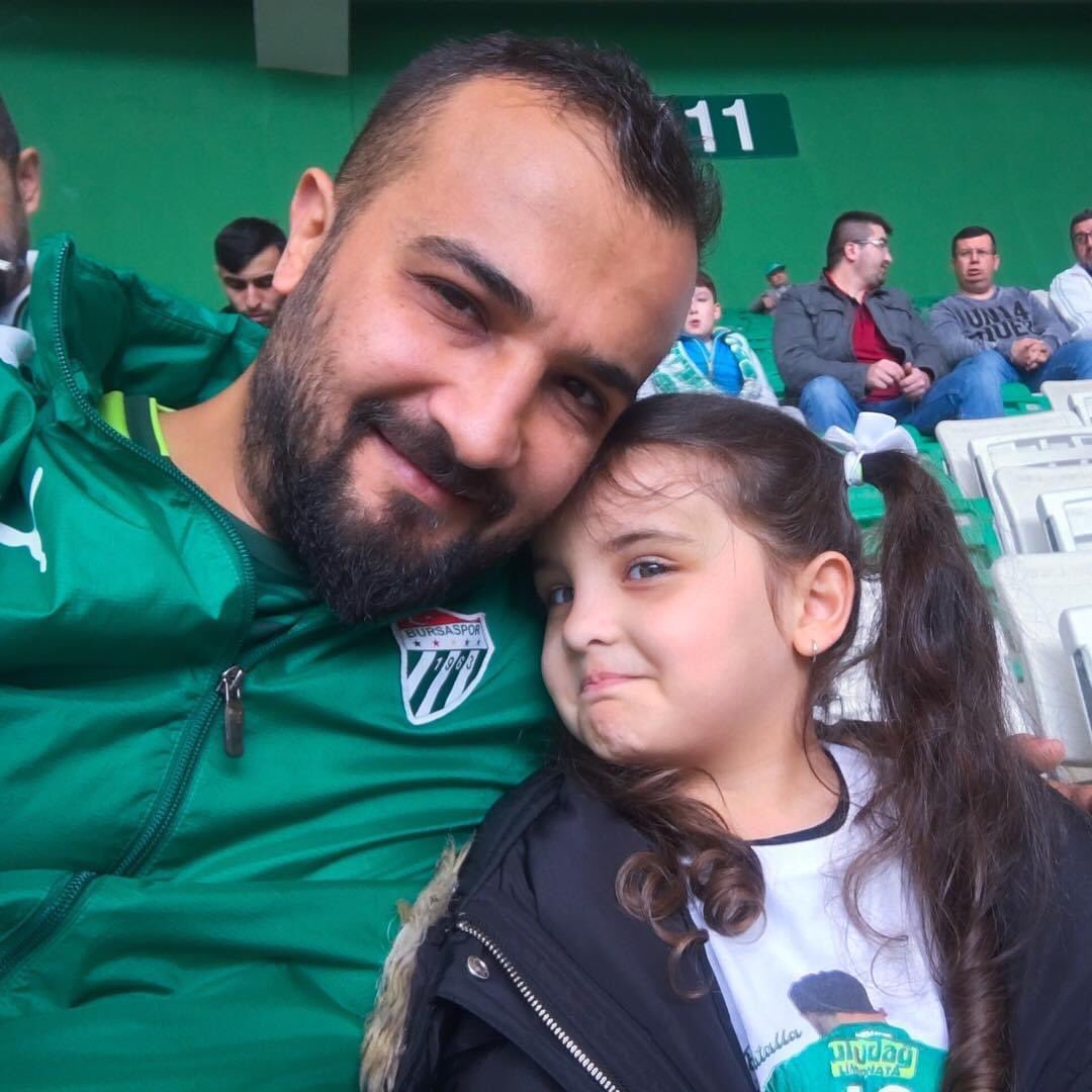 maydin_16's tweet photo. Bitmeyen sevdamız; nesilden nesile geçmeye devam edecek…

 #BursasporSevgisiNesillerBoyu https://t.co/L9Ik8wKn60