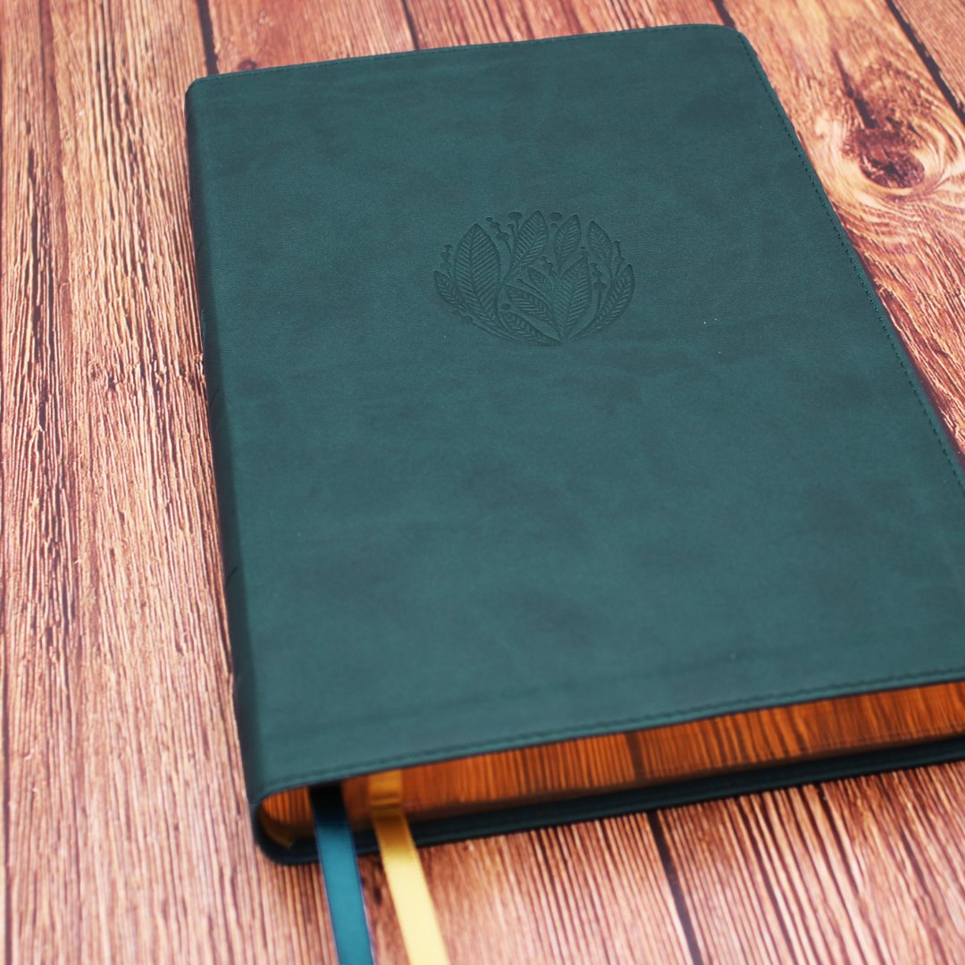 The NEW NIV Thinline Reference Bible, Large Print captures the depth and beauty of the Bible, in a take-anywhere size and readable font. 🚗 fal.cn/3xOZW