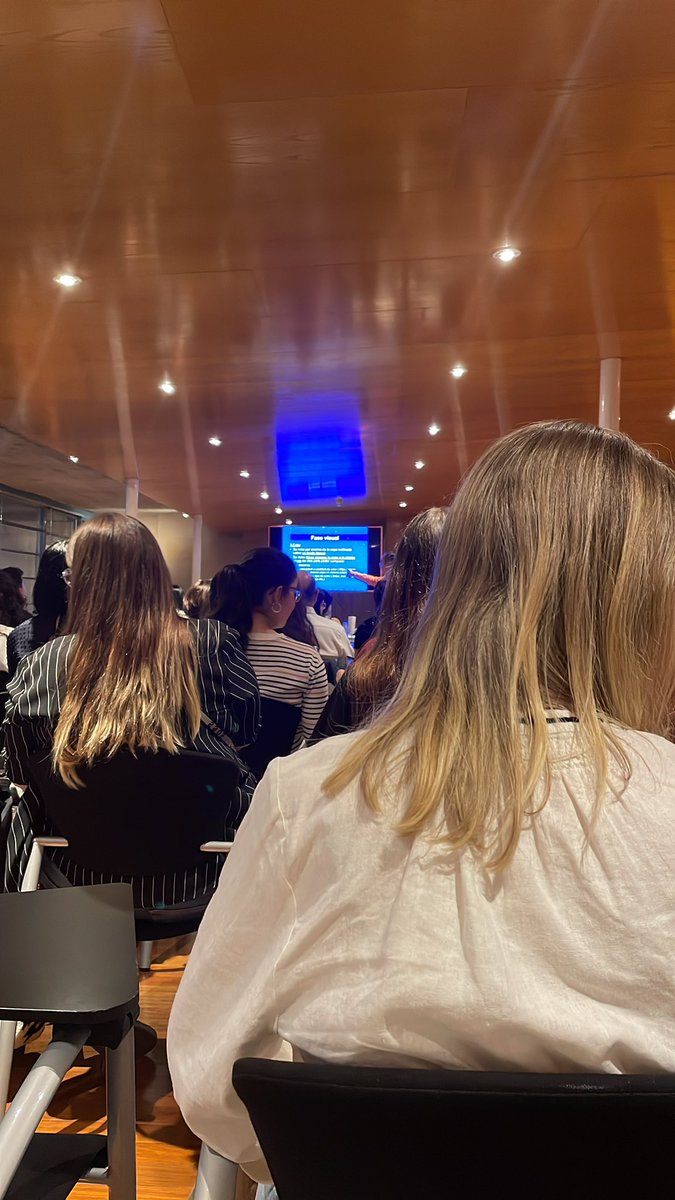 G_Policastro's tweet photo. Resumen fotográfico de una maravillosa experiencia en el V Congreso sobre la Lengua de la Vid y el Vino y su Traducción #VCILVVT
¡Gracias y enhorabuena a @MibanezUva y a su equipazo por el exitoso resultado de este encuentro!
🍷🌏 @GIRTraduvino @FacultadTeIUVa https://t.co/zXVICzLRUL