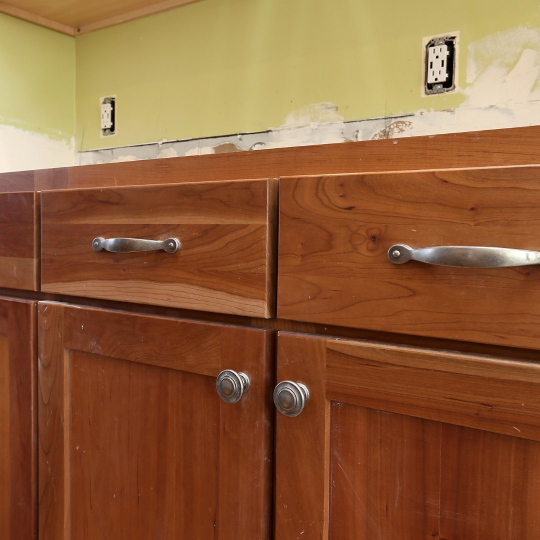 NHanceCorporate's tweet photo. Your before and after can look stunning too. Cabinet Makeovers are totally worth it and your wallet doesn't have to take the hit. #refinishing #beforeandafter #homeimprovement #kitchenremodel #trends #kitchens https://t.co/Urf49u0KBA