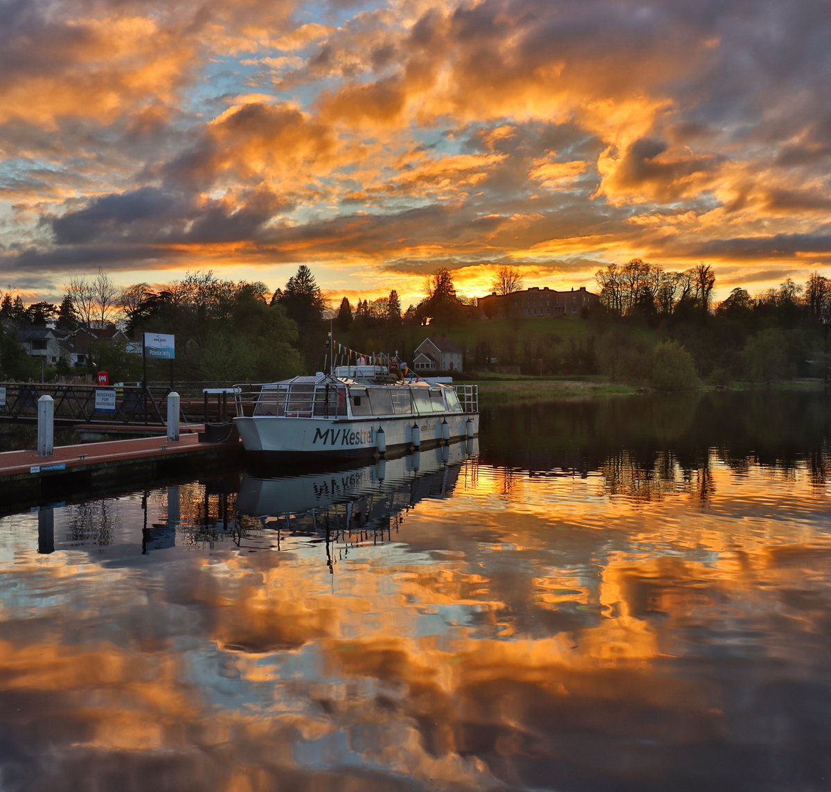 tomgilroy33's tweet photo. The Round O Enniskillen @StormHour https://t.co/RDprlmtsvc