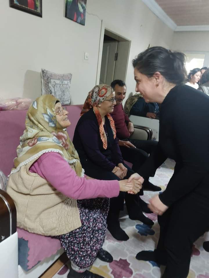 evrenayvaz74's tweet photo. 📍Güzelcehisar
Yaylacık Mahallesi sakinleri ile bir araya geldik.
#DoğruAdımlarlaYolaDevam https://t.co/LYwP9AtX8b