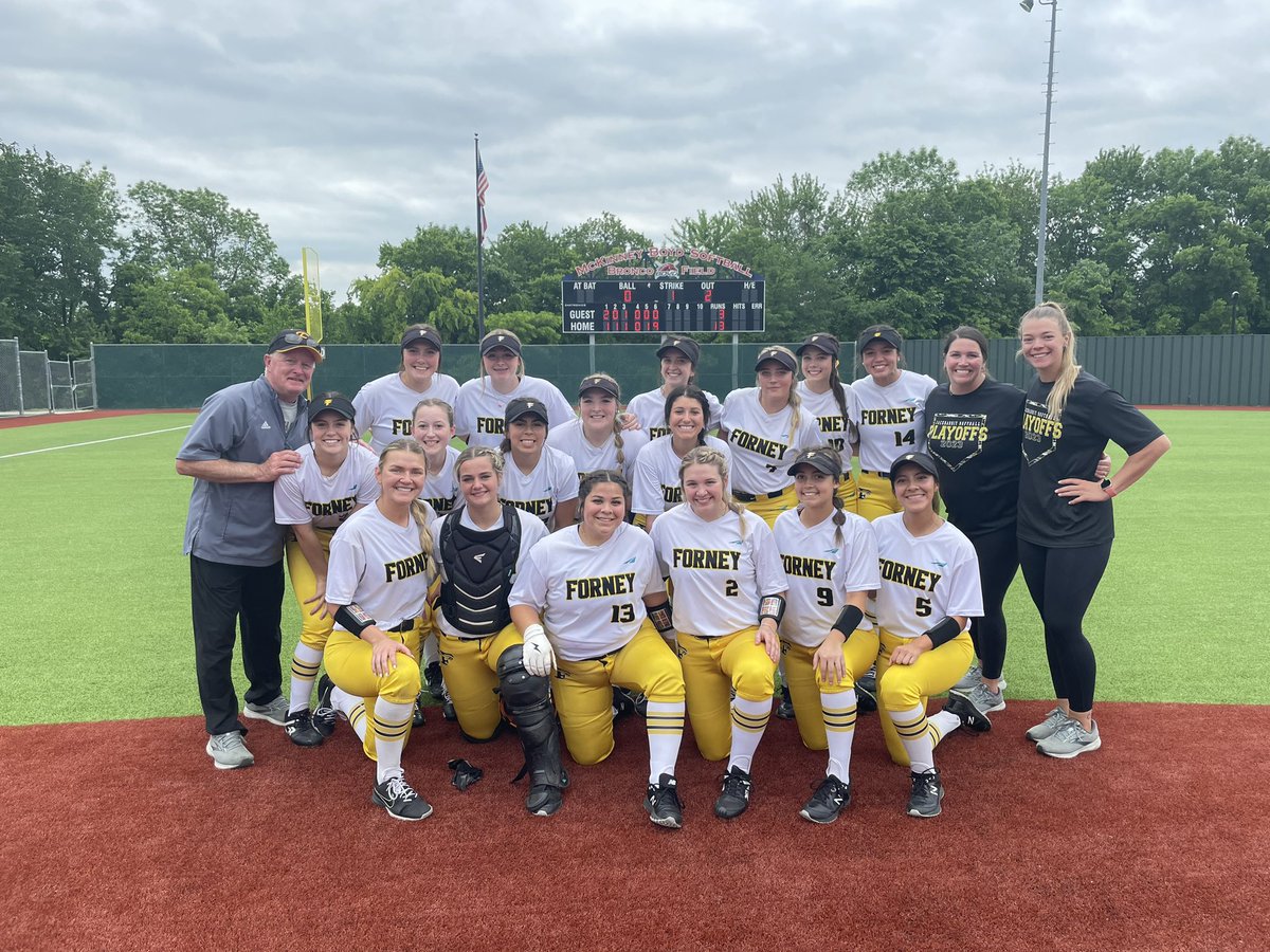 ForneyAthletics's tweet photo. 🏆 Bi-District Champions 🏆
@forneyisd @Forneysoftball @Play4Em @Forney_Rabbits @CoachFleen @eitel_michelle https://t.co/Wce3PZ35FW