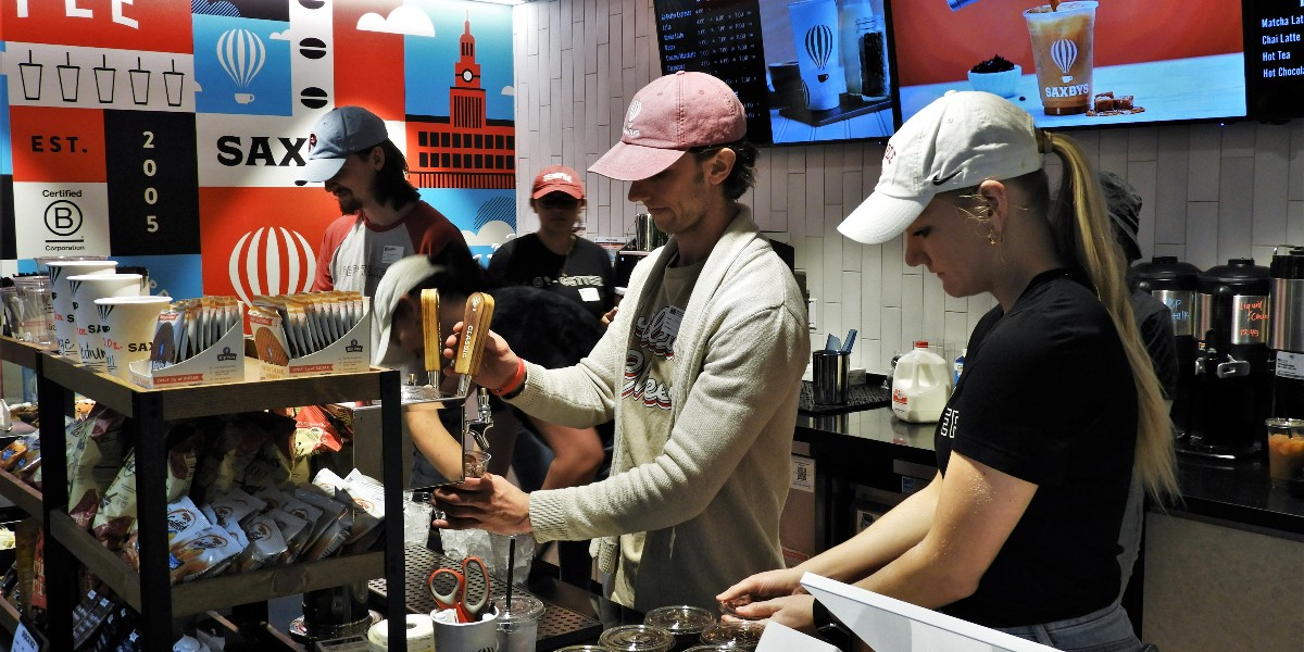 PAConvention's tweet photo. @Saxbys at the #PAConventionCenter is officially open!

This morning, the Pennsylvania Convention Center together with Saxbys, Aramark, and our valued partners, held a ribbon cutting to mark the grand opening of the new cafe.

#Saxbys #GreatSpacePHL https://t.co/fZkhcdOgFT