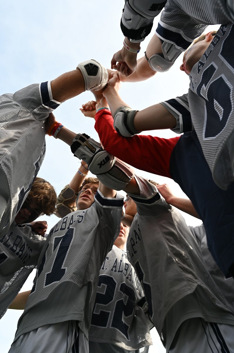 STASchoolDC's tweet photo. Join us in cheering on the varsity lacrosse team as they face off against Landon at 4:30 pm. The live stream starts at 4:20 pm: https://t.co/T7UW67PzOB. #GoDogsRollBeef #GameOfTheWeek https://t.co/iRDzY2Nmik