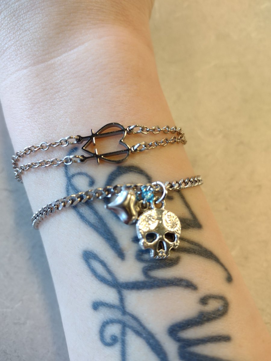 MeganEHarmon's tweet photo. Wearing I will be there and I am here necklace and bracelet along with Andy's mark necklace and bracelet. @NeverTakeitOff @andyblack #nevertakeitoff #ntio #andyblack 🖤❤️ https://t.co/HXCcEygpWe