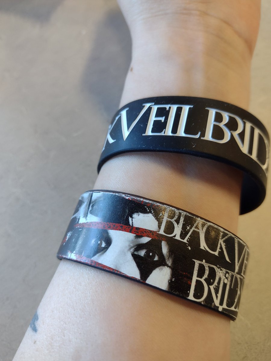 MeganEHarmon's tweet photo. Wearing I will be there and I am here necklace and bracelet along with Andy's mark necklace and bracelet. @NeverTakeitOff @andyblack #nevertakeitoff #ntio #andyblack 🖤❤️ https://t.co/HXCcEygpWe