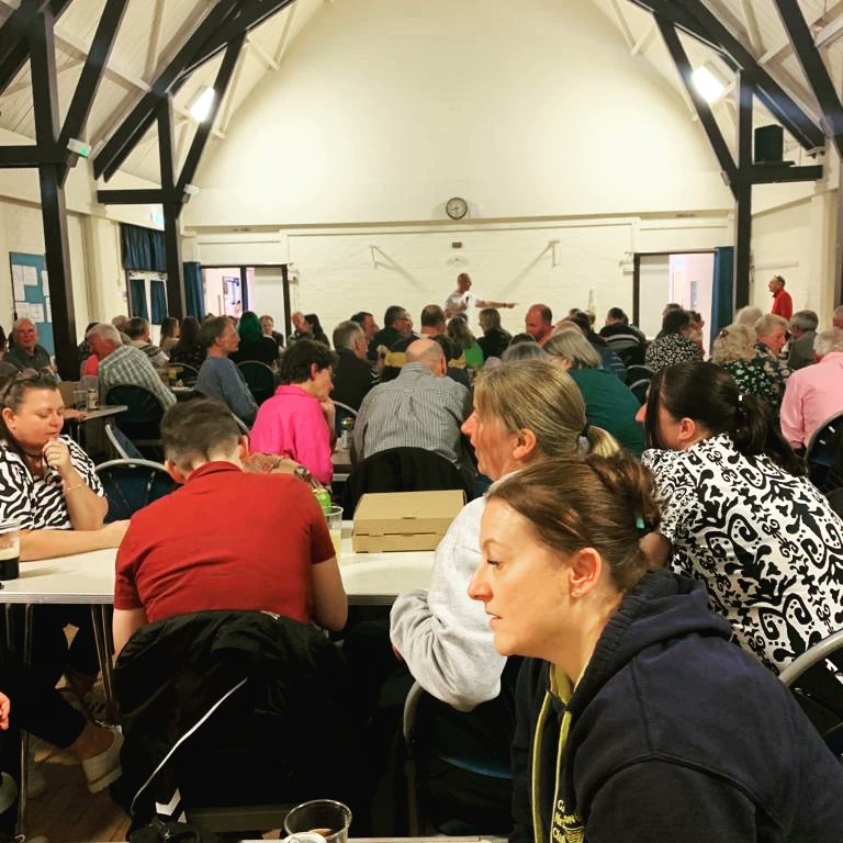 wombatladiescc's tweet photo. Eyes down!! 👀 Wombats quiz night! Absolutely packed room, full of fun and laughter 🏏 Raising funds for the club #wombats #cricket #quiz #concentrationfaces @WombatsCC https://t.co/5nmNGlKh9M