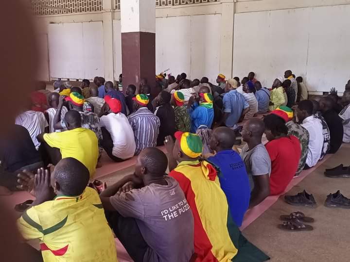 AzizMaigaNMP's tweet photo. Mali 🇲🇱 /@UN_MINUSMA: Grand meeting du mouvement #Yerewolo débout ce 28 avril au palais de la culture, qui demande le départ de la mission onusienne du  🇲🇱 « Après plusieurs années passées au Mali sans résultat positif dans le processus de la paix.» Au même moment à #Tombouctou des organisations de la société civile prévoient un meeting demain 29 avril à la place #Sankoré pour soutenir la présence de la mission au Mali. A #Gao des organisations de la société civile convoquent aussi la presse demain à une conférence de presse pour le maintien de la force onusienne au Mali. À suivre. @AzizMaigaNMP