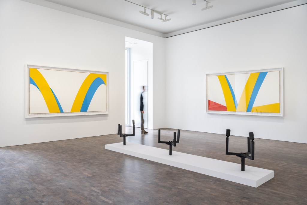 PaceGallery's tweet photo. Now on view at our London gallery are two exhibitions "LE CORBEAU ET LE RENARD," #NathalieDuPasquier's first show in the UK in more than five years, and a new series of works by #KeithCoventry alongside some of his most celebrated bodies of work: https://t.co/XORcrnTuIj https://t.co/tNCf56CV4x