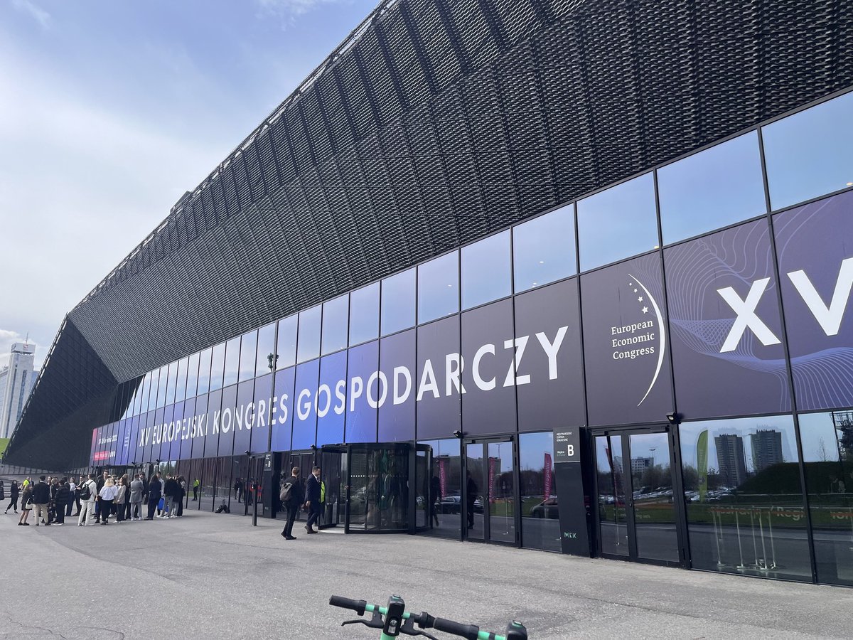 EPIC_VR_'s tweet photo. Adrian Łapczyński - CEO of EPIC VR - speaker of the Metaverse panel at @EECKatowice! 🌏
Short report from the event below!
#eec #EEC2023 #eeckatowice #vr #technologiavr #vrtechnology #epicvr #metaverse #metaversecompany #europeaneconomiccongress https://t.co/cSlwqsR9zV