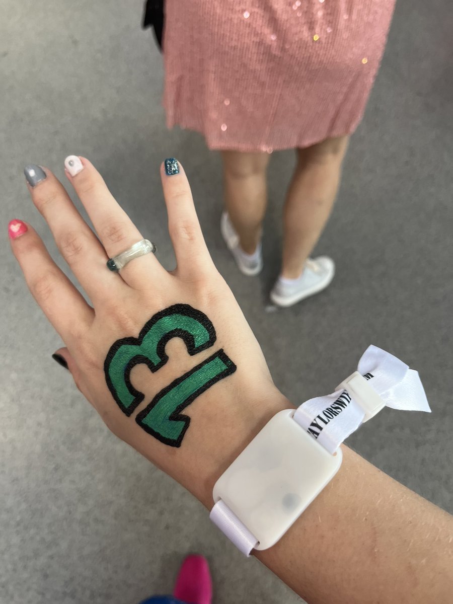 hebuiltafire's tweet photo. @taylornation13 @taylorswift13 In my Eras era 💅 #AtlantaTSTheErasTour @taylornation13 https://t.co/2n29egDa06