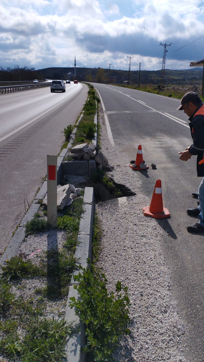 Taşeronsuz 1Mayıs
<a href="/vedatbilgn/">Vedat Bilgin</a> 
<a href="/drsoysal/">ERTUĞRUL SOYSAL</a> 
<a href="/turkiskonf/">TÜRK-İŞ</a> 
<a href="/Akparti/">AK Parti</a> 
<a href="/MHP_Bilgi/">MHP</a>
<a href="/rprefahpartisi/">Yeniden Refah Partisi</a> 
<a href="/akbasogluemin/">Av. M.Emin AKBAŞOĞLU 🇹🇷</a> 
<a href="/csgbakanligi/">T.C. Çalışma ve Sosyal Güvenlik Bakanlığı</a> 
<a href="/akaraismailoglu/">Adil Karaismailoğlu</a> 
<a href="/mustafaelitas/">Mustafa Elitaş</a>