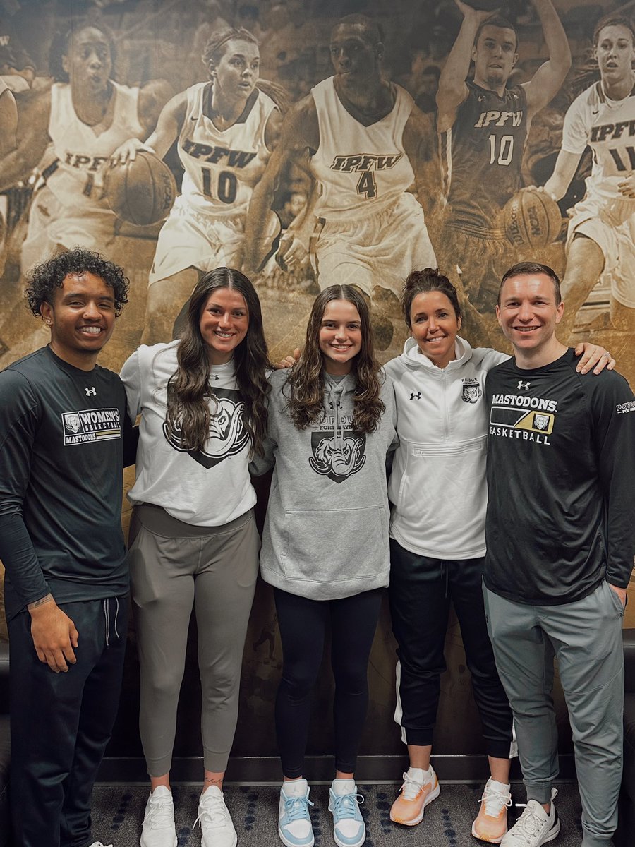 GeersMadelyn's tweet photo. SO BLESSED! I AM COMMITTED 💙💛 @MastodonWBB @CoachMarchesano @CoachAsher7217 @jazmynegeist @QLCunningham @WestMiDrive2024 @Drivebball1 https://t.co/Wgo5nYdSZQ