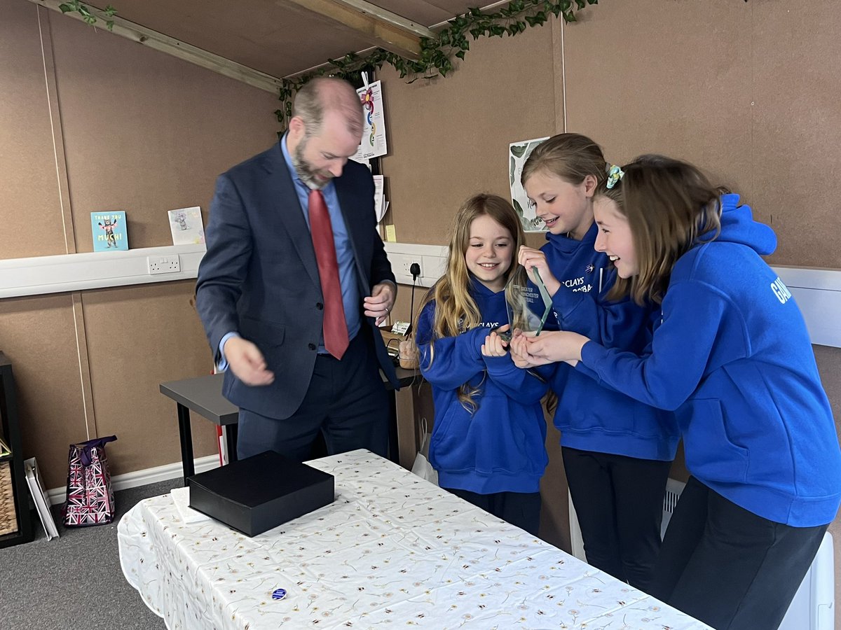 ArliesSport's tweet image. During our visit with @jreynoldsMP we had such a lovely surprise! We are so proud of the girls, we wouldn’t have been able to run the #letgirlsplay day without them. A wonderful achievement for @arliestameside #inspiring