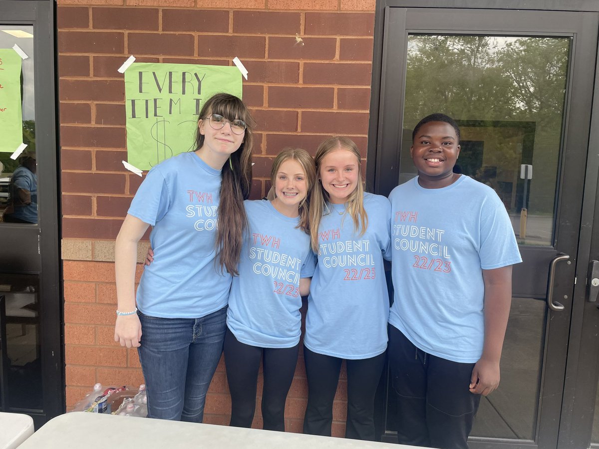 T. W. Hunter Middle School tweet media