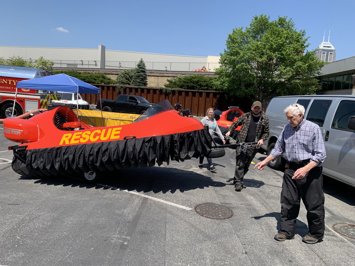 NeoHovercraft's tweet photo. Wondering how we got 4 Neoteric Hovercraft to the #FDIC2023? Check these out! Neoteric winch-on/roll-off trailers! Road legal, lightweight, one-person can load &amp; unload, completely open to allow under hull inspections and convenient skirt maintenance. https://t.co/nP3gR2mrdE