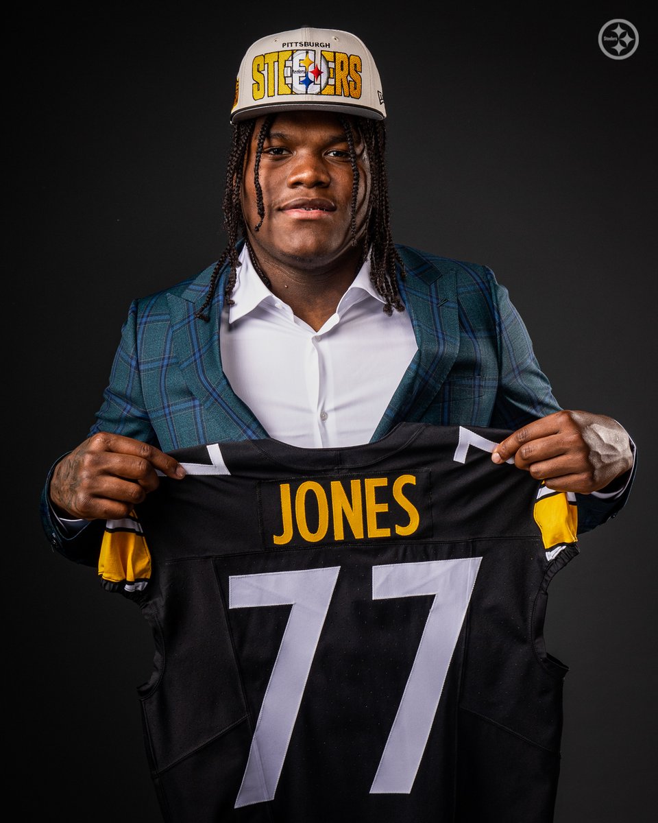steelers's tweet photo. .@millionairemov3 rockin' 7️⃣7️⃣

Preorder yours now from the @SteelersShop ➡️ https://t.co/LAWBGIqn2i https://t.co/iB0d3F0Jxy