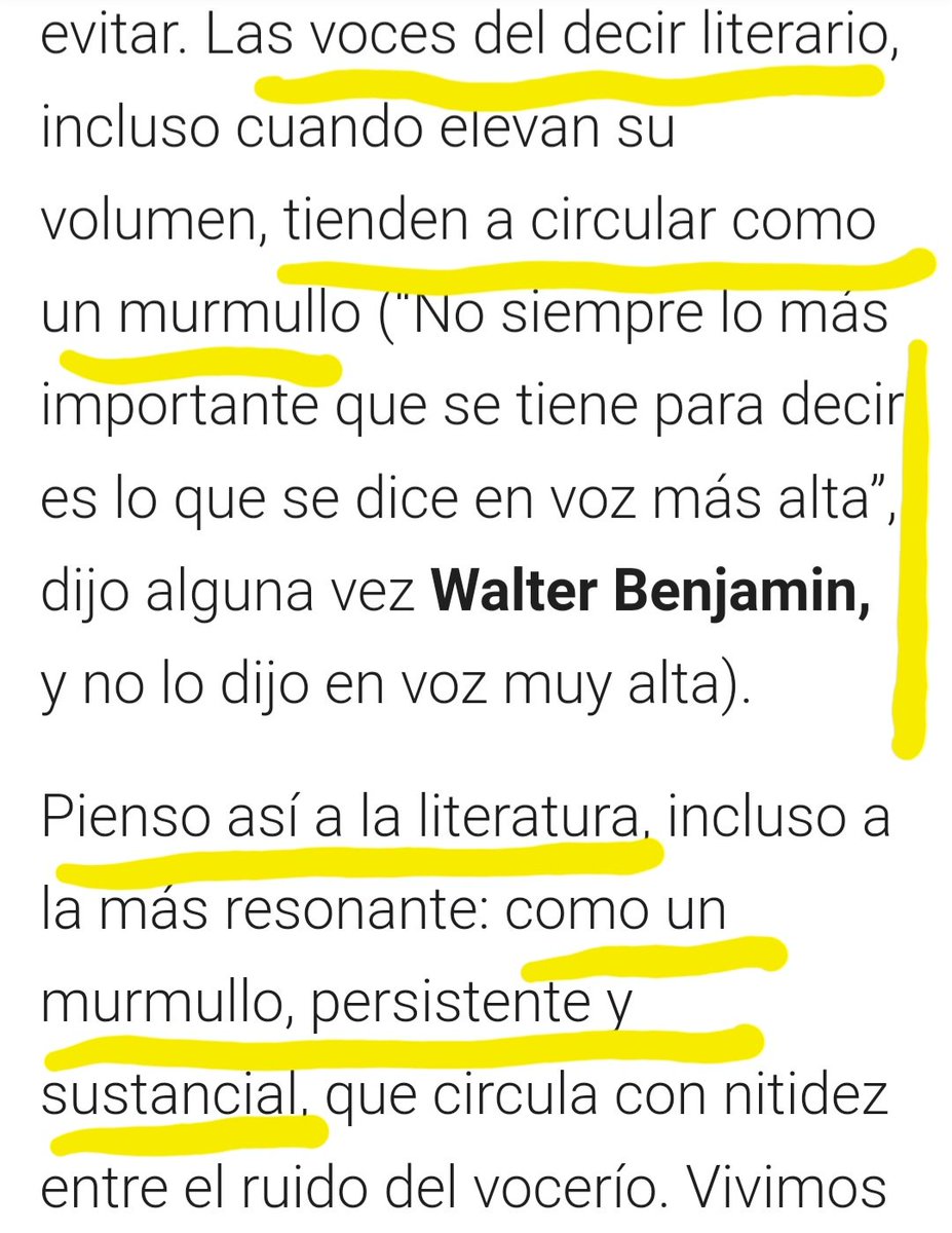 Esto que dice Martín Kohan (en su discurso de la Feria de Bs As) me emociona porque, pronto hará casi un cuarto de siglo, explicábamos nuestro nombre así: 'Nuestro nombre alude a la letra minúscula porque preferimos proponer libros sin recurrir a estridencias, casi en voz baja.'