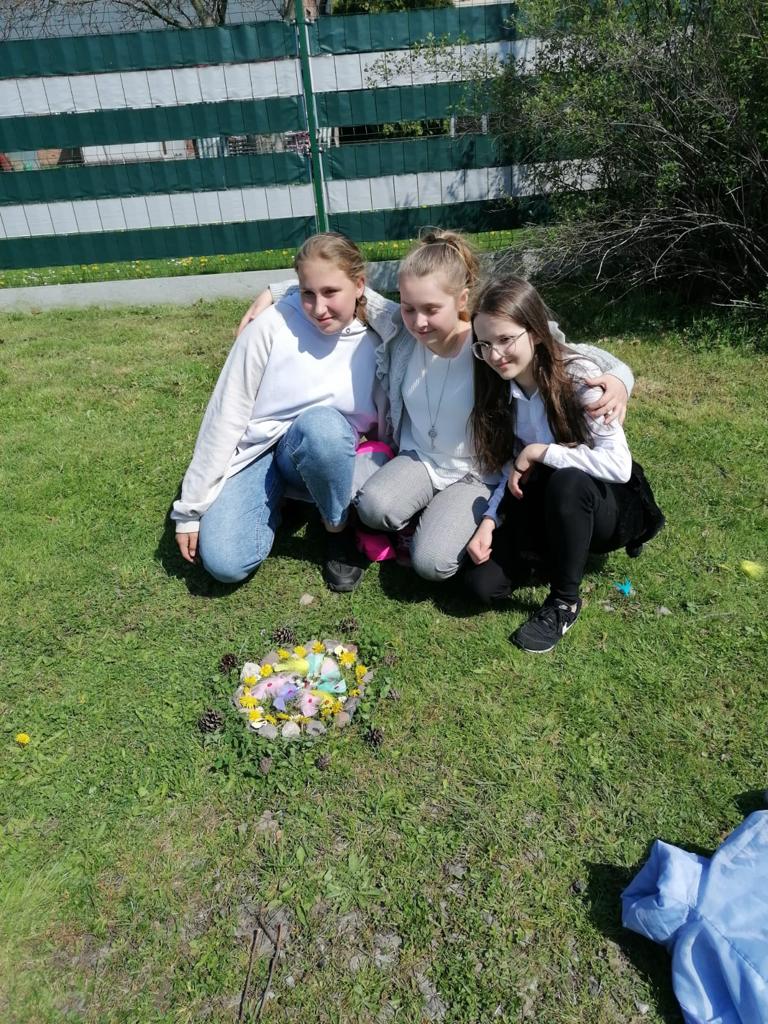 erasmuschools's tweet photo. Working in the nature with Scottish teachers https://t.co/uhAVXZ1NFL