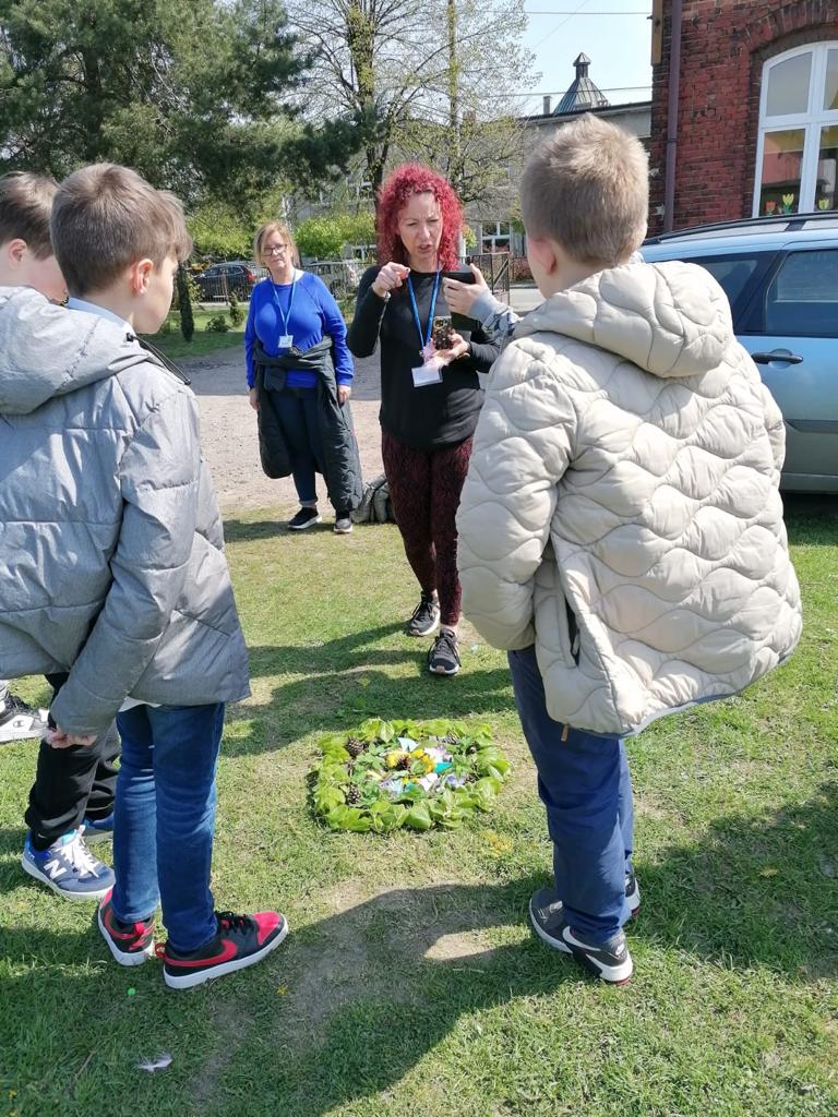 erasmuschools's tweet photo. Working in the nature with Scottish teachers https://t.co/uhAVXZ1NFL