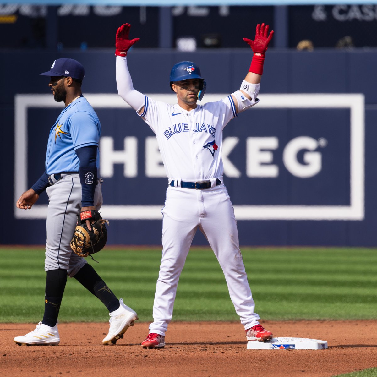 Whit Merrifield has been a stud for the Jays to start the season.

He's reached base safely in every game he's played (19), while batting .313/.377/.403 (21-67 AB) with 10 RBI 📊

📷 <a href="/BlueJays/">Toronto Blue Jays</a>