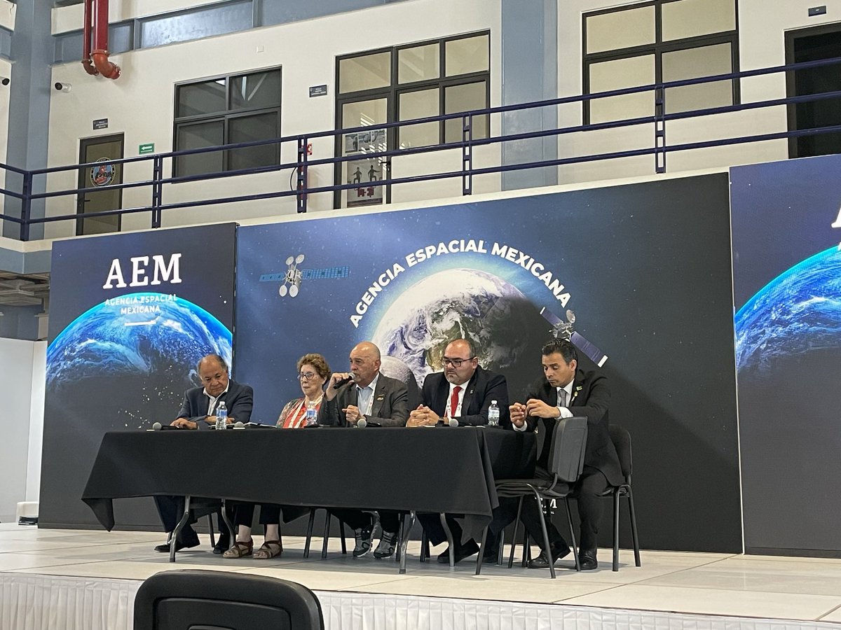 vican_go's tweet photo. Continuamos en la Feria Aeroespacial México 2023 en el foro relativo a la reforma constitucional en materia de Actividades Espaciales https://t.co/L7F0n6zZUp