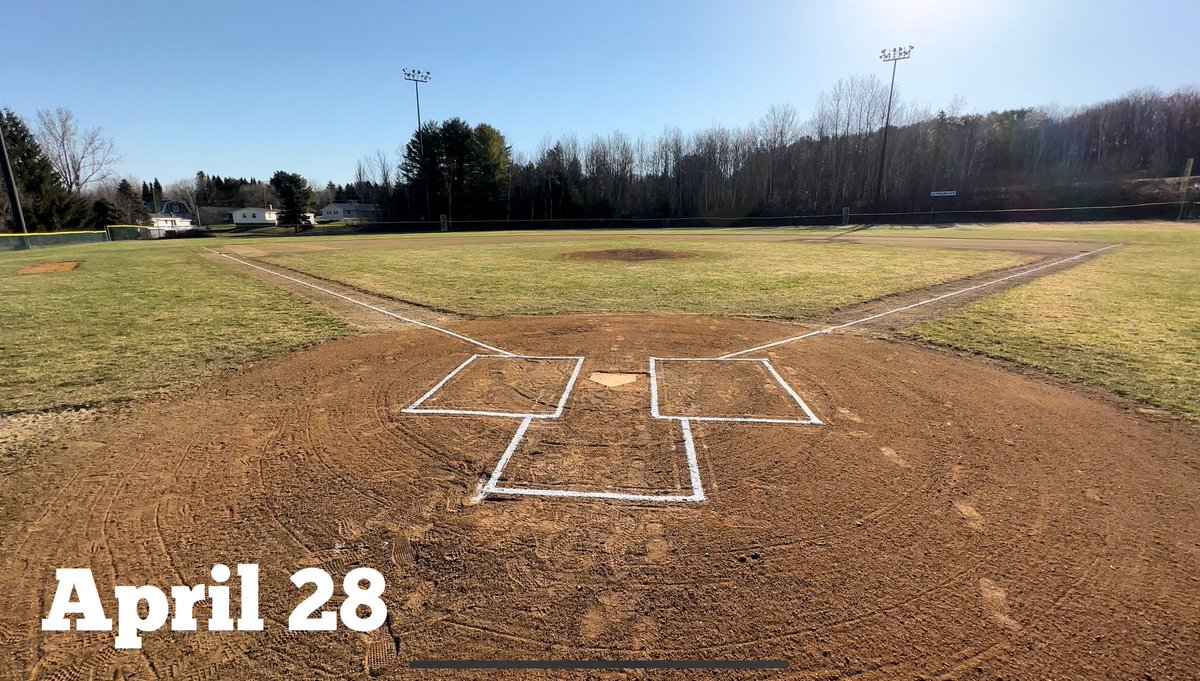 rgoup_2's tweet photo. The field transformation from the last three weeks of the northernmost college baseball team east of the Mississippi. 
Thank you to everyone that worked tirelessly so that we could get our home games in. 4 more in the next two days. Go Owls. https://t.co/O0Q7ZyXxXf