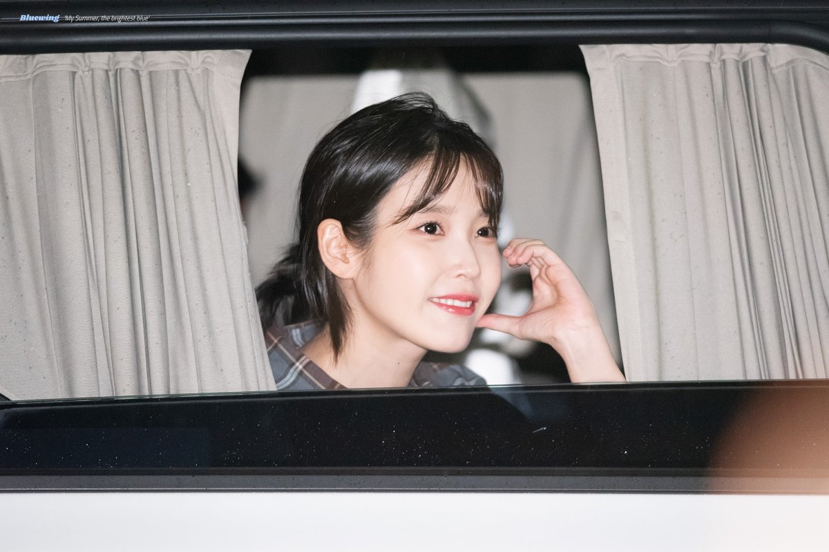 iu_bluewing's tweet photo. 230428 백상예술대상 퇴근길 📷

볼하트 💕🫶🏻

#아이유 #이지은 #IU https://t.co/PAS3ZHytkM
