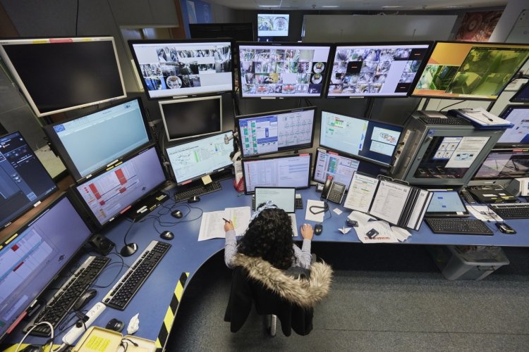 archanasharmagv's tweet photo. Looking forward to spending #Friday #night here at the @CMSExperiment One of the largest experiments on the planet in #high #energy or #particle #physics.
maybe I'll get a chance to see my #GEMs all lit up 🤔
Stocking energy, brushing up my #Central #DCS #Technical #Shift #Skills https://t.co/71Y2xTT2gK
